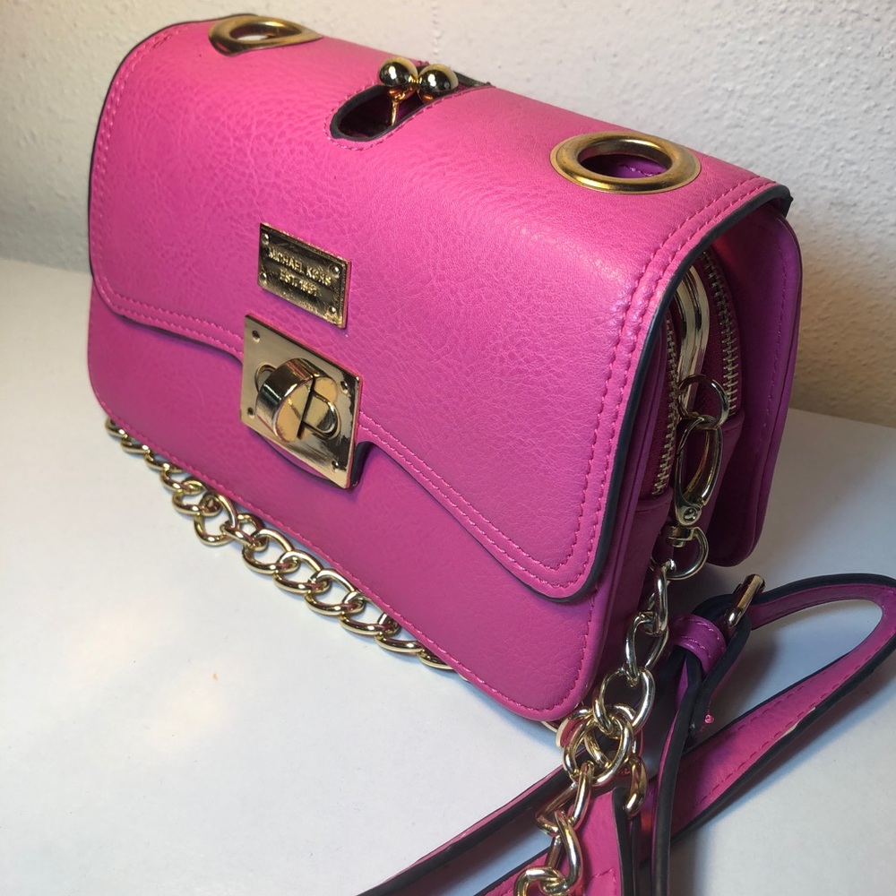 Pink bag with chains - Picture 5 of 5